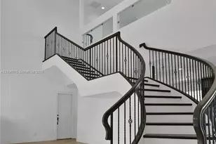 2319 NE 35th Dr, Fort Lauderdale, FL 33308 - Photo 9