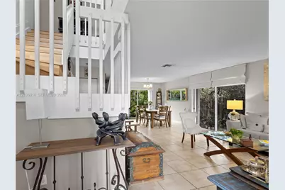 9921 NW 51st Ln, Doral, FL 33178 - Photo 7