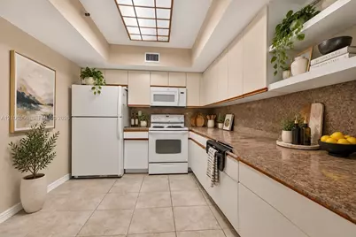 19195 NE 36th Ct #2704, Aventura, FL 33180 - Photo 17