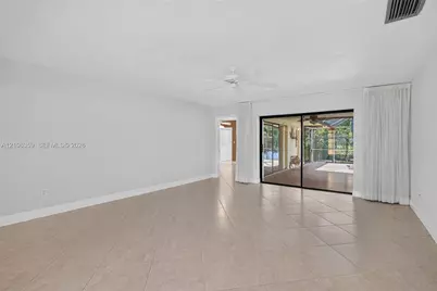 10541 Taft St, Pembroke Pines, FL 33026 - Photo 9