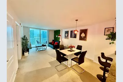 1200 Brickell Bay Dr #3505, Miami, FL 33131 - Photo 7