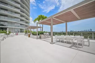 2411 Laguna Cir, Miami, FL 33181 - Photo 59