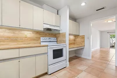 8110 SW 82nd Ct, Miami, FL 33143 - Photo 13