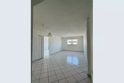 7440 Harding Ave #303, Miami Beach, FL 33141 - Photo 5
