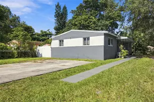 6351 Hayes St, Hollywood, FL 33024 - Photo 3