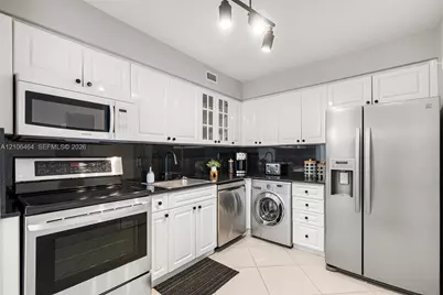 6770 Indian Creek Dr #8E, Miami Beach, FL 33141 - Photo 9