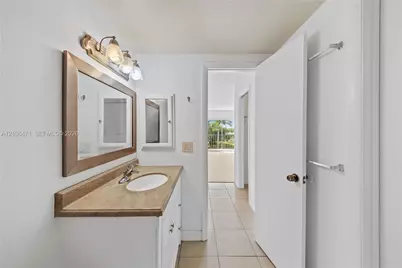 7900 Camino Cr #401, Miami, FL 33143 - Photo 15