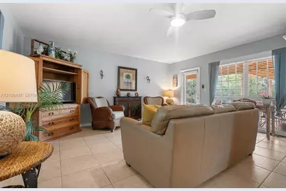 2033 NE 33rd Ave #2, Fort Lauderdale, FL 33305 - Photo 9