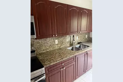 117 SE 3rd Ave #7, Hallandale Beach, FL 33009 - Photo 3