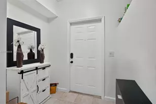 9939 NW 56th Pl, Coral Springs, FL 33076 - Photo 5