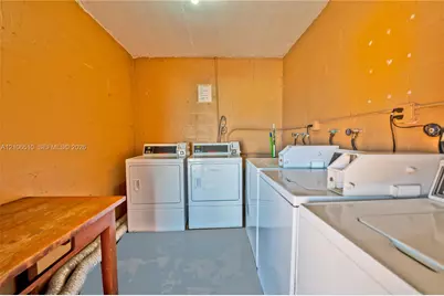 2330 NW 11th St #36, Miami, FL 33125 - Photo 5