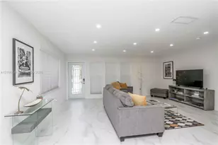 1030 SW 10th Ave, Miami, FL 33130 - Photo 9