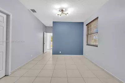 2048 NW 126th Ave, Pembroke Pines, FL 33028 - Photo 37