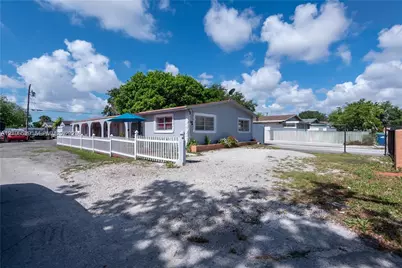 2800 NW 94th St, Miami, FL 33147 - Photo 1
