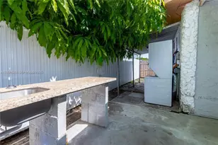 2800 NW 94th St, Miami, FL 33147 - Photo 27