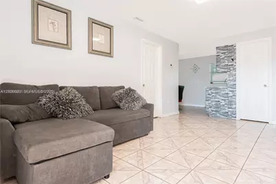 2800 NW 94th St, Miami, FL 33147 - Photo 21