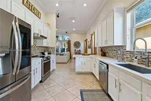 13118 SW 32nd St, Miramar, FL 33027 - Photo 11