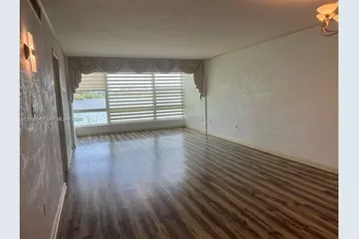 18901 NE 14th Ave #101, Miami, FL 33179 - Photo 3