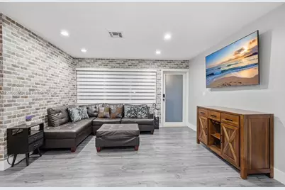 9551 SW 49th St, Miami, FL 33165 - Photo 11