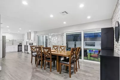 9551 SW 49th St, Miami, FL 33165 - Photo 15