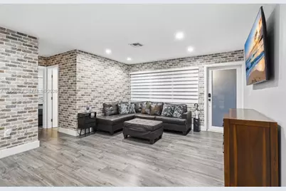 9551 SW 49th St, Miami, FL 33165 - Photo 9