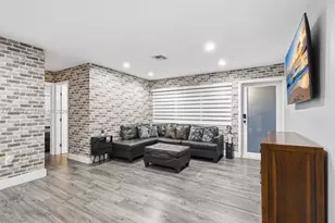 9551 SW 49th St, Miami, FL 33165 - Photo 9