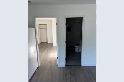 421 NW 77th St, Miami, FL 33150 - Photo 9