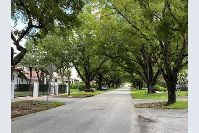 545 Sevilla Av #2, Coral Gables, FL 33134 - Photo 13
