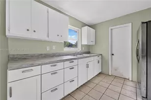 15380 NE 14th Ave, North Miami Beach, FL 33162 - Photo 13