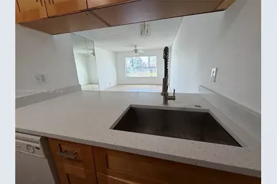 9954 Twin Lakes Dr #7-O, Coral Springs, FL 33071 - Photo 7