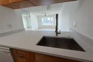 9954 Twin Lakes Dr, Coral Springs, FL 33071 - Photo 7
