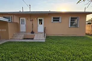 462 NW 25th Ct, Miami, FL 33125 - Photo 5
