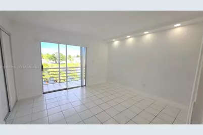 65 NE 202nd Ter #Q30, North Miami Beach, FL 33179 - Photo 9