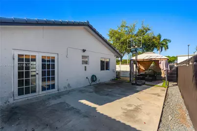 3355 W 68th St #128, Hialeah, FL 33018 - Photo 31