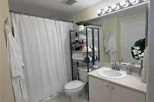 5085 NW 7th St, Miami, FL 33126 - Photo 9