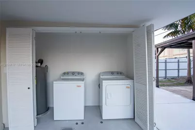 6811 Thomas St, Hollywood, FL 33024 - Photo 17
