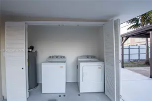 6811 Thomas St, Hollywood, FL 33024 - Photo 17