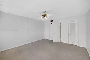 111 Golden Isles Dr, Hallandale Beach, FL 33009 - Photo 21