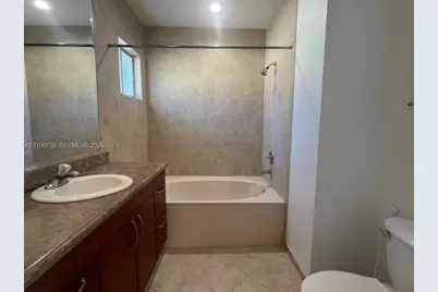 17853 NW 74th Path, Hialeah, FL 33015 - Photo 19