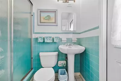 5701 SW 1st St, Plantation, FL 33317 - Photo 9