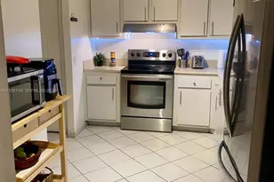 100 Bayview Dr, Sunny Isles Beach, FL 33160 - Photo 13