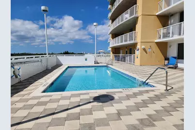 900 SW 8th St #902, Miami, FL 33130 - Photo 19