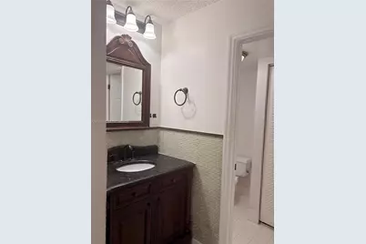18850 NW 57th Ave #306, Hialeah, FL 33015 - Photo 11