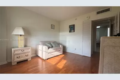 5161 Collins Avenue #515, Miami Beach, FL 33140 - Photo 13
