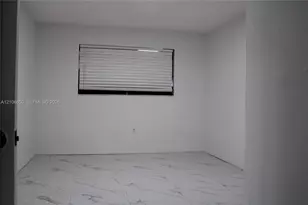 1055 W 77th St, Hialeah, FL 33014 - Photo 15