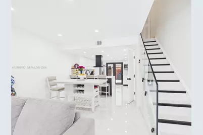 1142 W 42nd St #19, Hialeah, FL 33012 - Photo 5