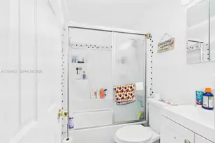 1142 W 42nd St, Hialeah, FL 33012 - Photo 11