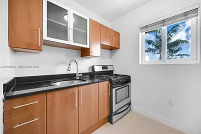 320 85th St #20, Miami Beach, FL 33141 - Photo 5