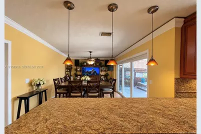652 NW 134th Ave, Miami, FL 33182 - Photo 9