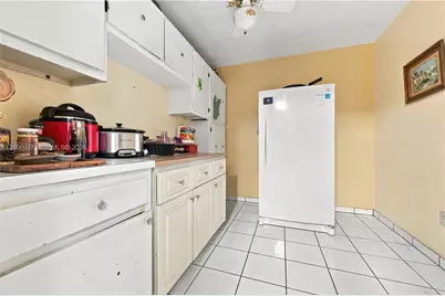 9121 SW 184th Ter, Cutler Bay, FL 33157 - Photo 9